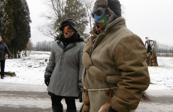 Raganų šėlsmas, degant Užgavėnių laužui Kuigaliuose