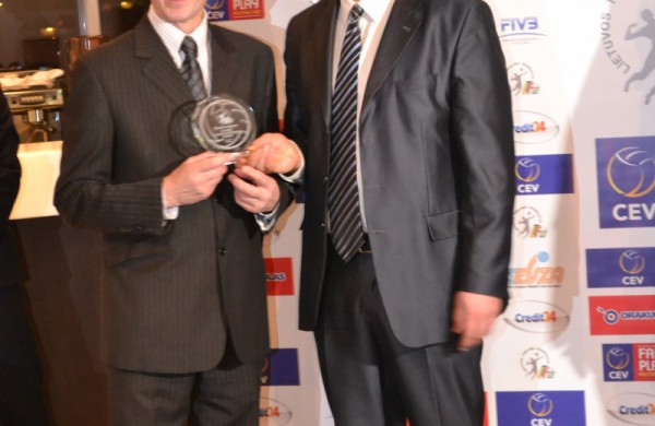 Apdovanoti tinklinio treneriai, žaidėjai, žiniasklaidos atstovai