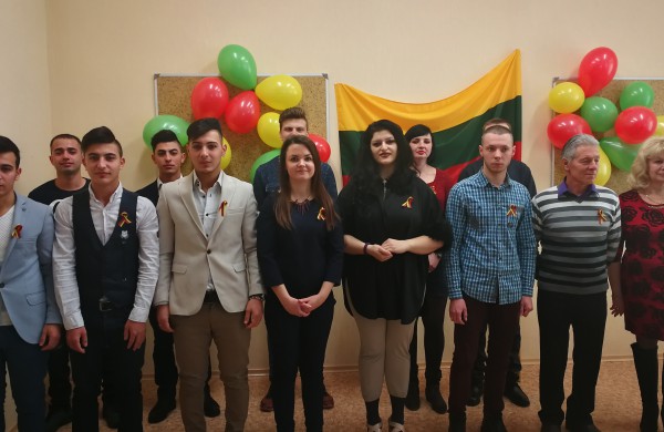 Kaip Lietuvą su gimtadieniu sveikina užsieniečiai?