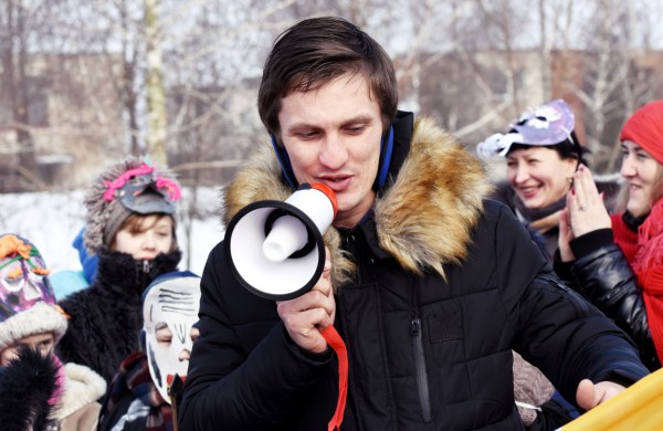 Šimtmečio kelionės dalyviai sutinkami seniūnijose