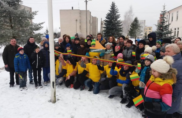 Šimtmečio kelionės dalyviai sutinkami seniūnijose