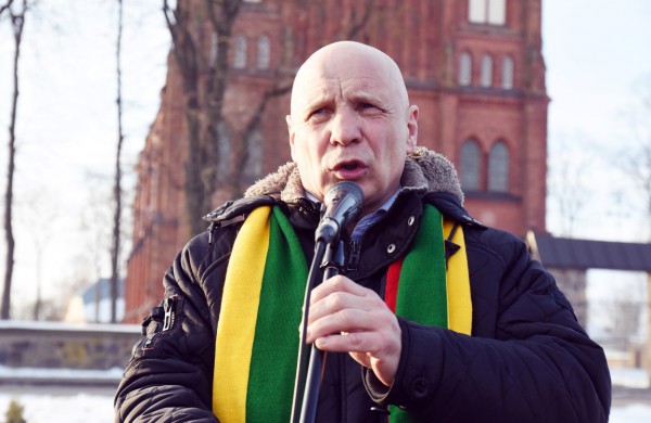 Šimtmečio kelionės dalyviai sutinkami seniūnijose