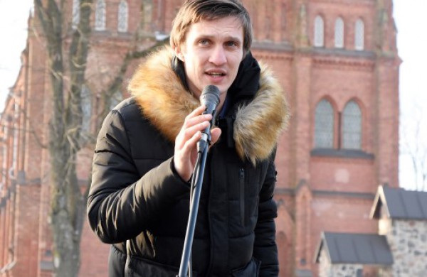 Šimtmečio kelionės dalyviai sutinkami seniūnijose