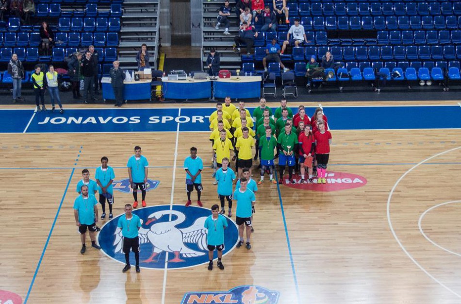 Draugiškas futbolo turnyras Lietuvos šimtmečiui paminėti 