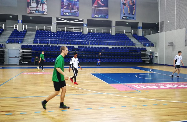 Draugiškas futbolo turnyras Lietuvos šimtmečiui paminėti 