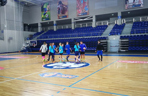 Draugiškas futbolo turnyras Lietuvos šimtmečiui paminėti 