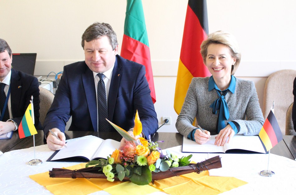 Pasirašytas ketinimo protokolas dėl brigados „Geležinis Vilkas“ priskyrimo Vokietijos kariuomenės divizijai