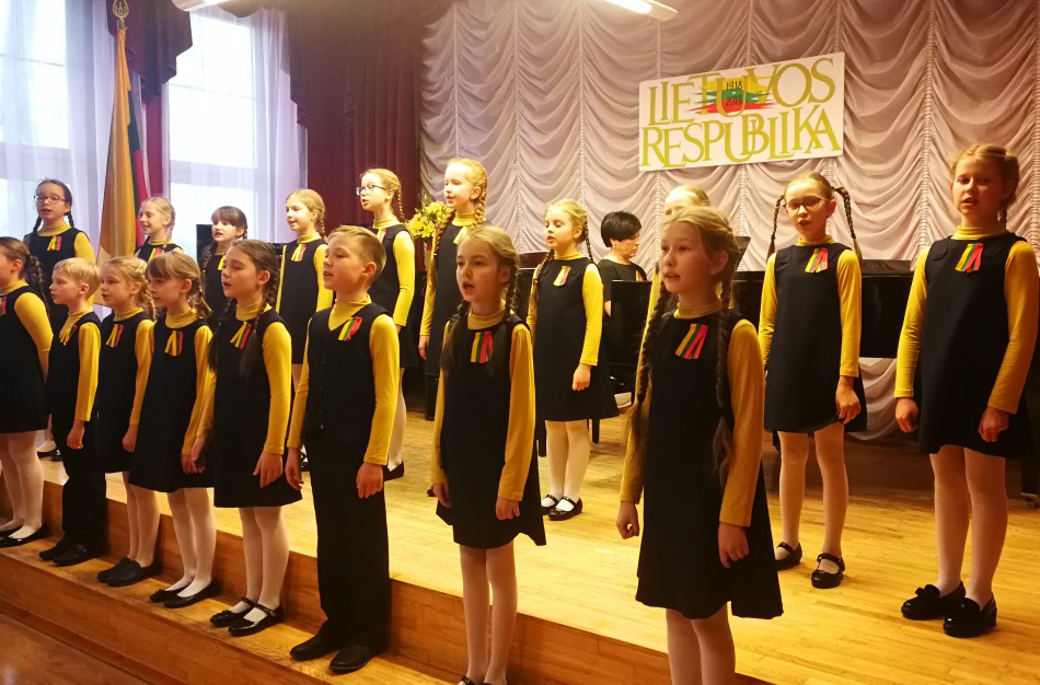 Kas esi tu? –Lietuvis. - Tavo ženklas? - Baltas Vytis