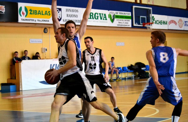 Krepšinio mėgėjų kovos rajone