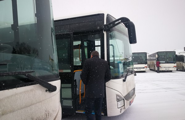 Šiandien pristatyti du nauji autobusai, kurie netrukus riedės Jonavos gatvėmis