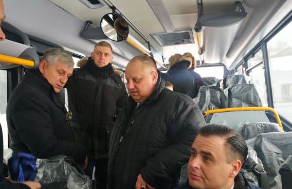 Šiandien pristatyti du nauji autobusai, kurie netrukus riedės Jonavos gatvėmis
