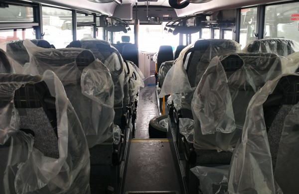 Šiandien pristatyti du nauji autobusai, kurie netrukus riedės Jonavos gatvėmis