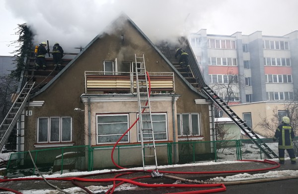 Jonavoje degė gyvenamasis namas 