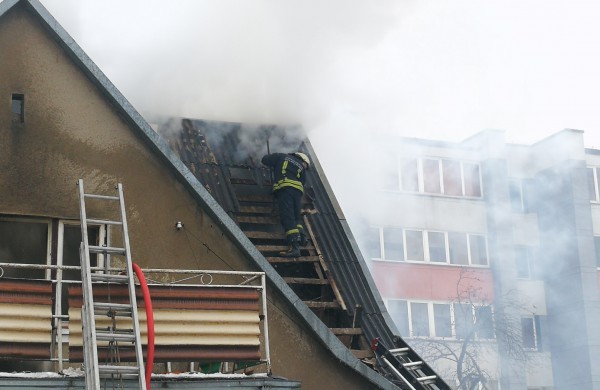 Jonavoje degė gyvenamasis namas 