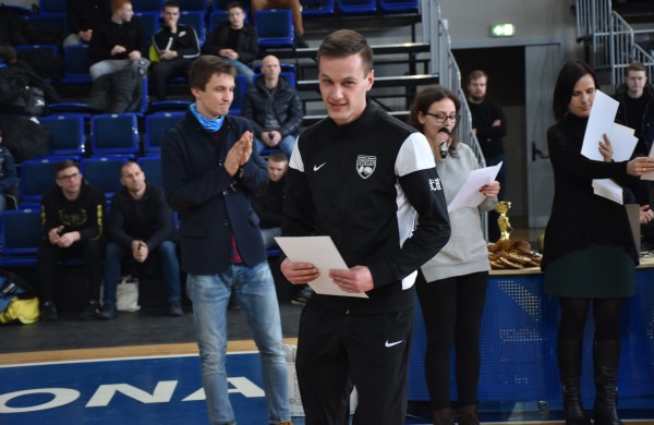 MMA kovos: intriga, kraujas, apdovanojimai