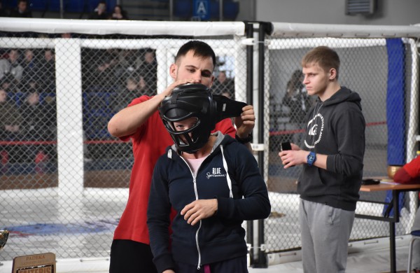 MMA kovos: intriga, kraujas, apdovanojimai