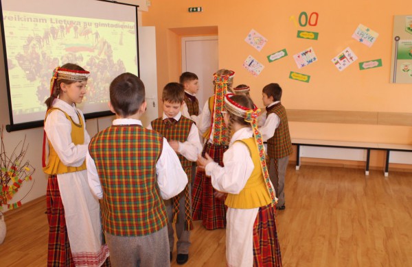 Bukonių mokykla - daugiafunkcis centras: „Mes tikrai mylim Lietuvą“