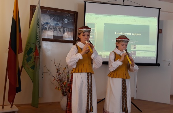 Bukonių mokykla - daugiafunkcis centras: „Mes tikrai mylim Lietuvą“