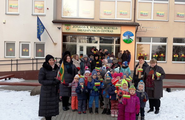 Bukonių mokykla - daugiafunkcis centras: „Mes tikrai mylim Lietuvą“