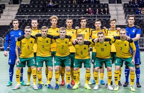 Kandidatai į futsal rinktinę -  Eisvinas Utyra ir Benas Spietinis