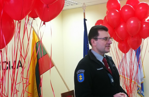 Pareigūnai sveikina visas moteris su kovo 8-ąja!