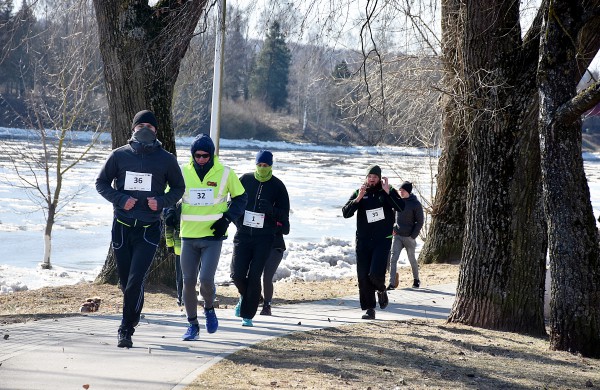 Žvarbus šešių valandų bėgimas