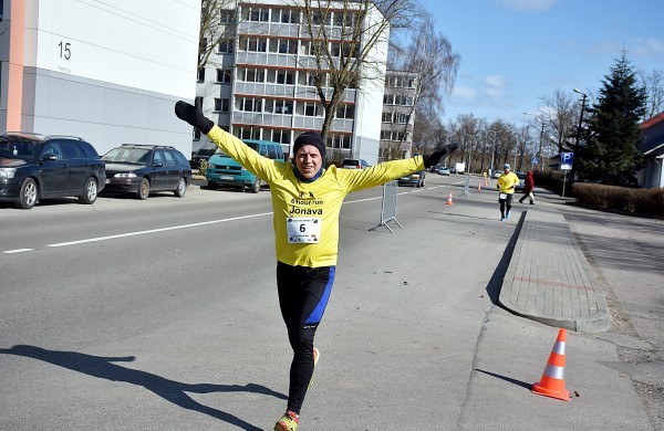 Žvarbus šešių valandų bėgimas