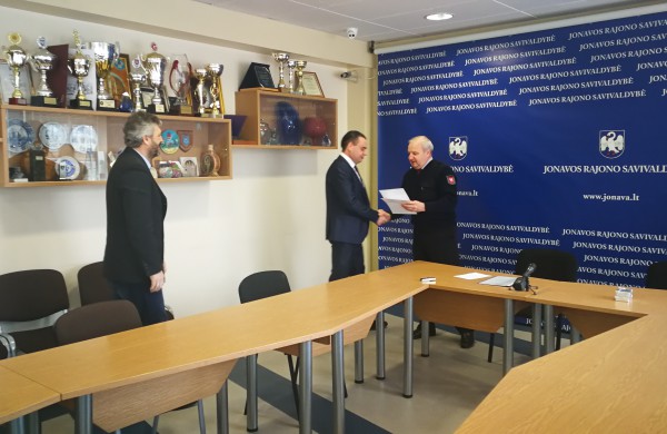 Šiandien papildytos savanorių ugniagesių gretos