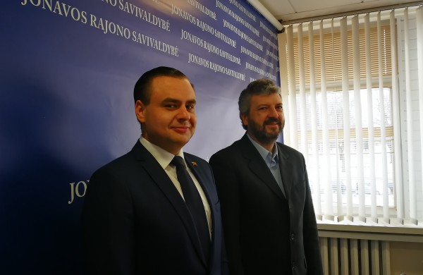 Šiandien papildytos savanorių ugniagesių gretos