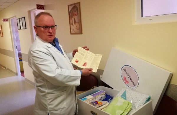 Šiandien įteiktas pirmasis kūdikio kraitelis