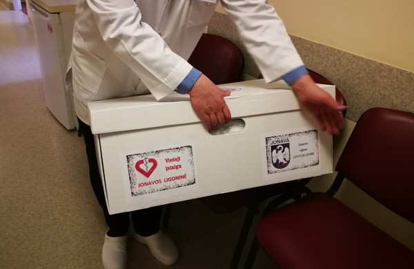 Šiandien įteiktas pirmasis kūdikio kraitelis