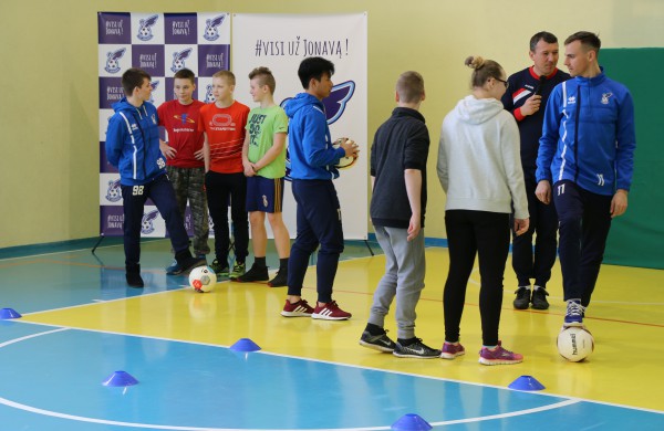 Startavo „FK JONAVA – tavo mokykloje!” socialinis projektas!