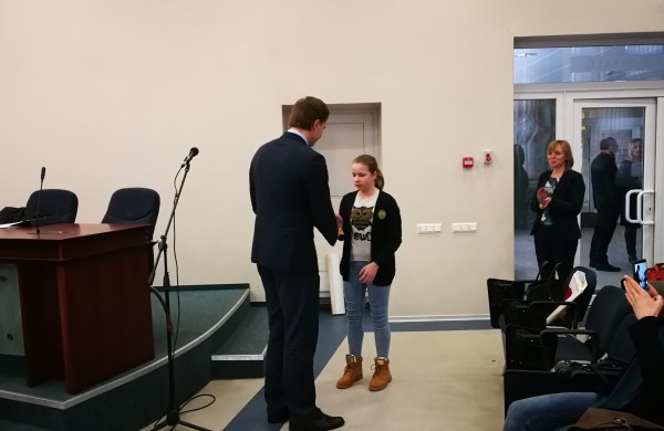 Apdovanoti vaikai, dalyvavę bendrovės „Jonavos vandenys“ konkurse