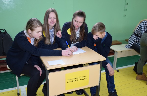 Mokomės sveikos gyvensenos, saugant savo ir kitų sveikatą