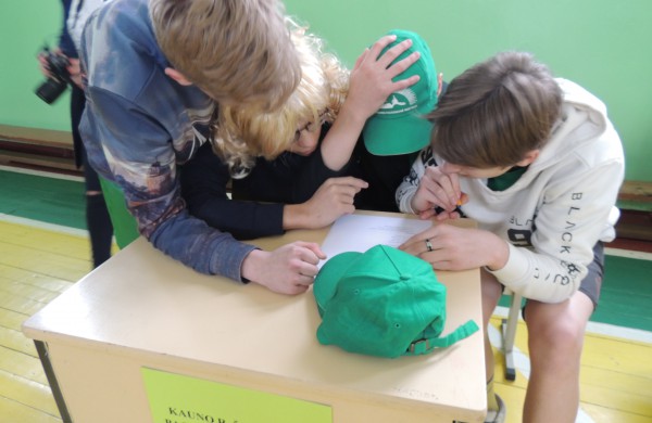 Mokomės sveikos gyvensenos, saugant savo ir kitų sveikatą