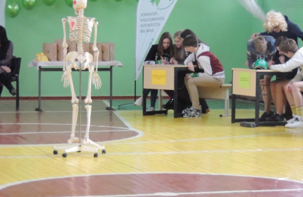 Mokomės sveikos gyvensenos, saugant savo ir kitų sveikatą