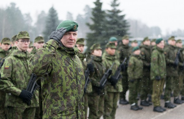 Savanorių pajėgas papildė pusšimtis karių savanorių