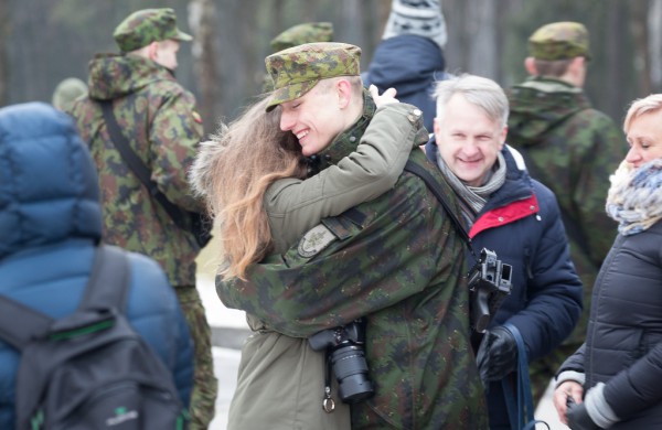Savanorių pajėgas papildė pusšimtis karių savanorių