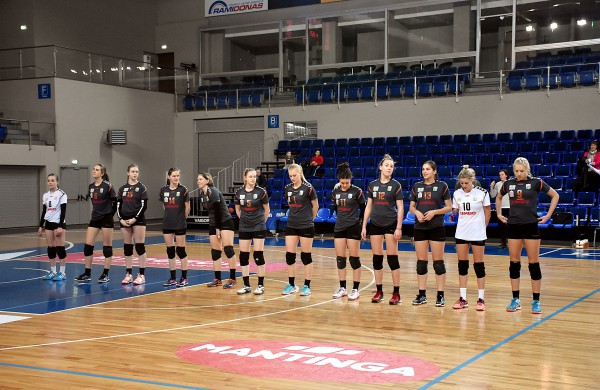 Pusfinalis pradėtas penkių setų trileriu