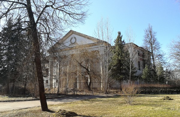 Apgriuvęs senasis baldų kombinatas: akimirka iki nelaimės