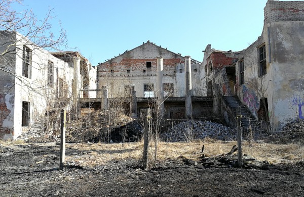 Apgriuvęs senasis baldų kombinatas: akimirka iki nelaimės