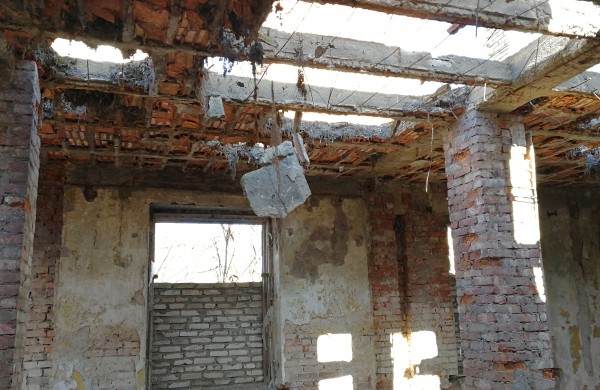 Apgriuvęs senasis baldų kombinatas: akimirka iki nelaimės