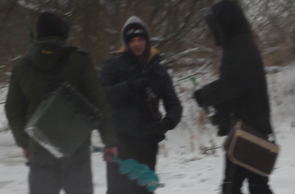 Policija prašo atpažinti asmenis 