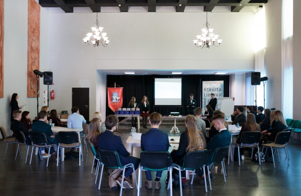 Diskusija „Mano idėja Lietuvai“ į Jonavą atviliojo Prof. dr. Liudą Mažylį