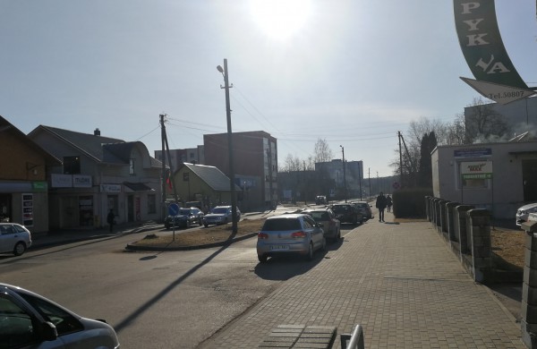 Jonaviškis: „Ar tikrai reikia tvarkyti Prezidento gatvę, kuri, kiek pamenu, naują dangą yra gavusi prieš 6 metus ir dar nebuvo bloga?“