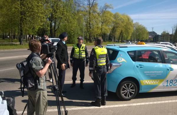 Moterys meluos ir Jonavoje