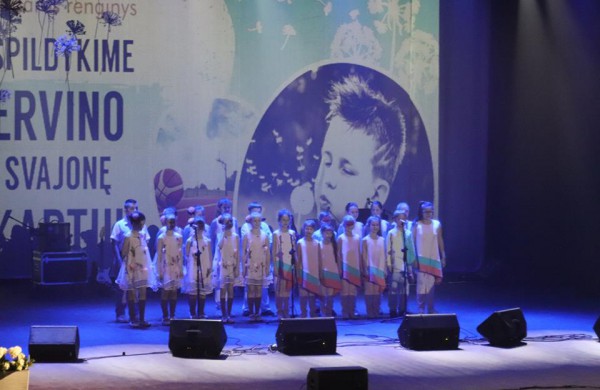 Nesuvaidinti jausmai labdaros vakare „Išpildykime Ervino svajonę kartu“