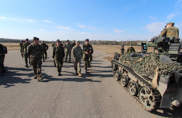 Lietuvoje dislokuotoje NATO priešakinių pajėgų kovinėje grupėje lankėsi Vyriausiasis sąjungininkų pajėgų Europoje vadas   