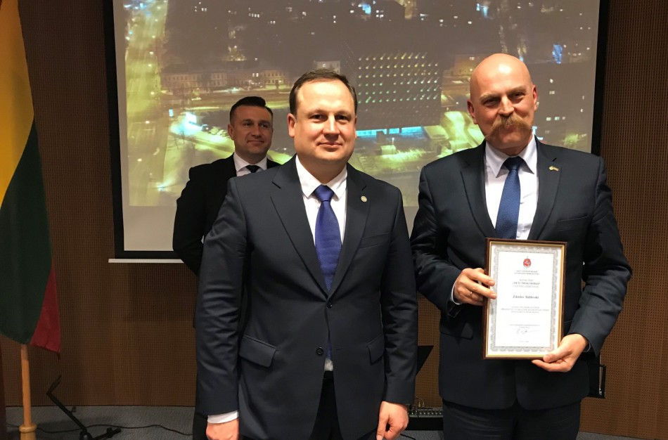 „Metų prokurorui“ publika plojo atsistojusi