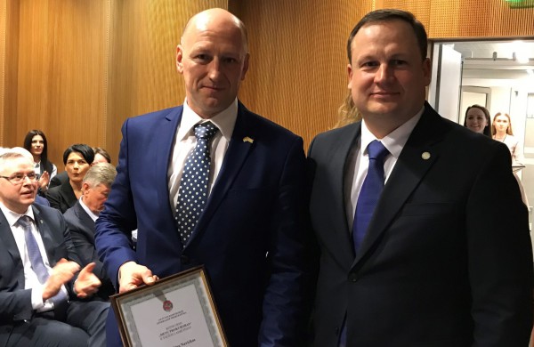 „Metų prokurorui“ publika plojo atsistojusi